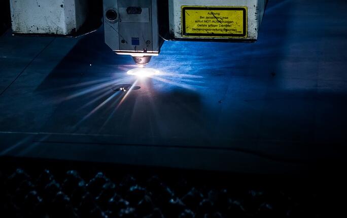 臺式數(shù)控激光切割機有什么優(yōu)勢？