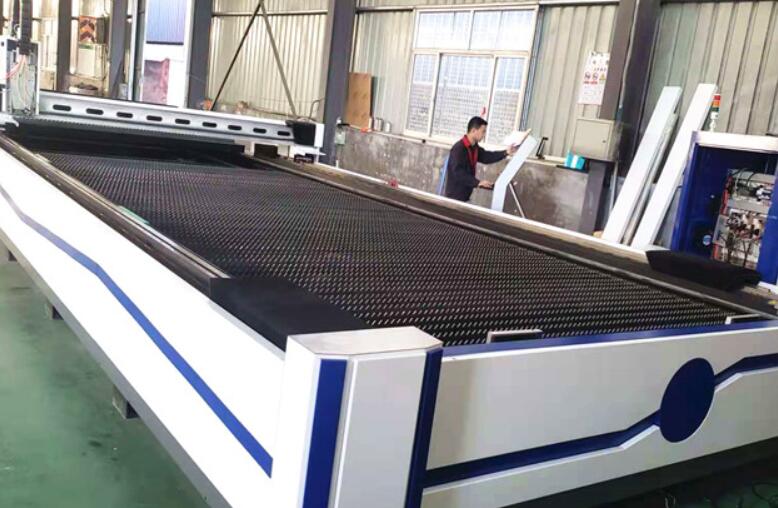 co2激光切割機(jī)多少錢(qián)？應(yīng)該如何挑選co2切割機(jī)？