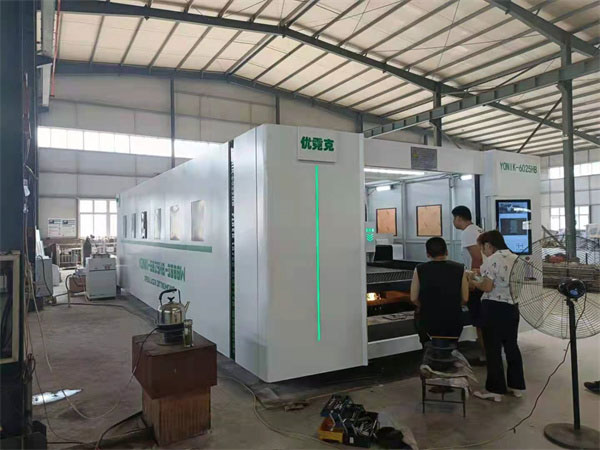 數(shù)控光纖激光切割機(jī)選購時(shí)的注意事項(xiàng)